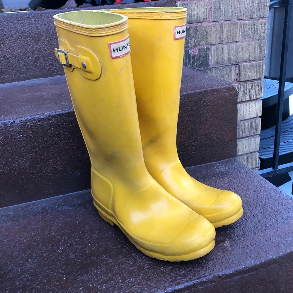 Hunter Original Kids Gloss Boots Size 5 Yellow Tall Pull On Chore Farm Work Rain